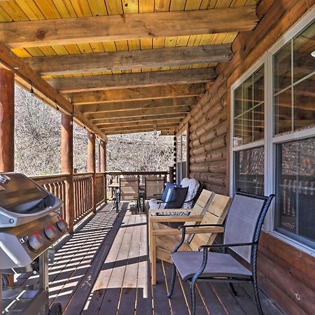Gatlinburg Cabin With Loft And Game Room 1 Mi To Town Exterior photo