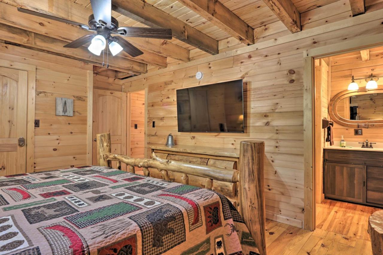 Gatlinburg Cabin With Loft And Game Room 1 Mi To Town Exterior photo