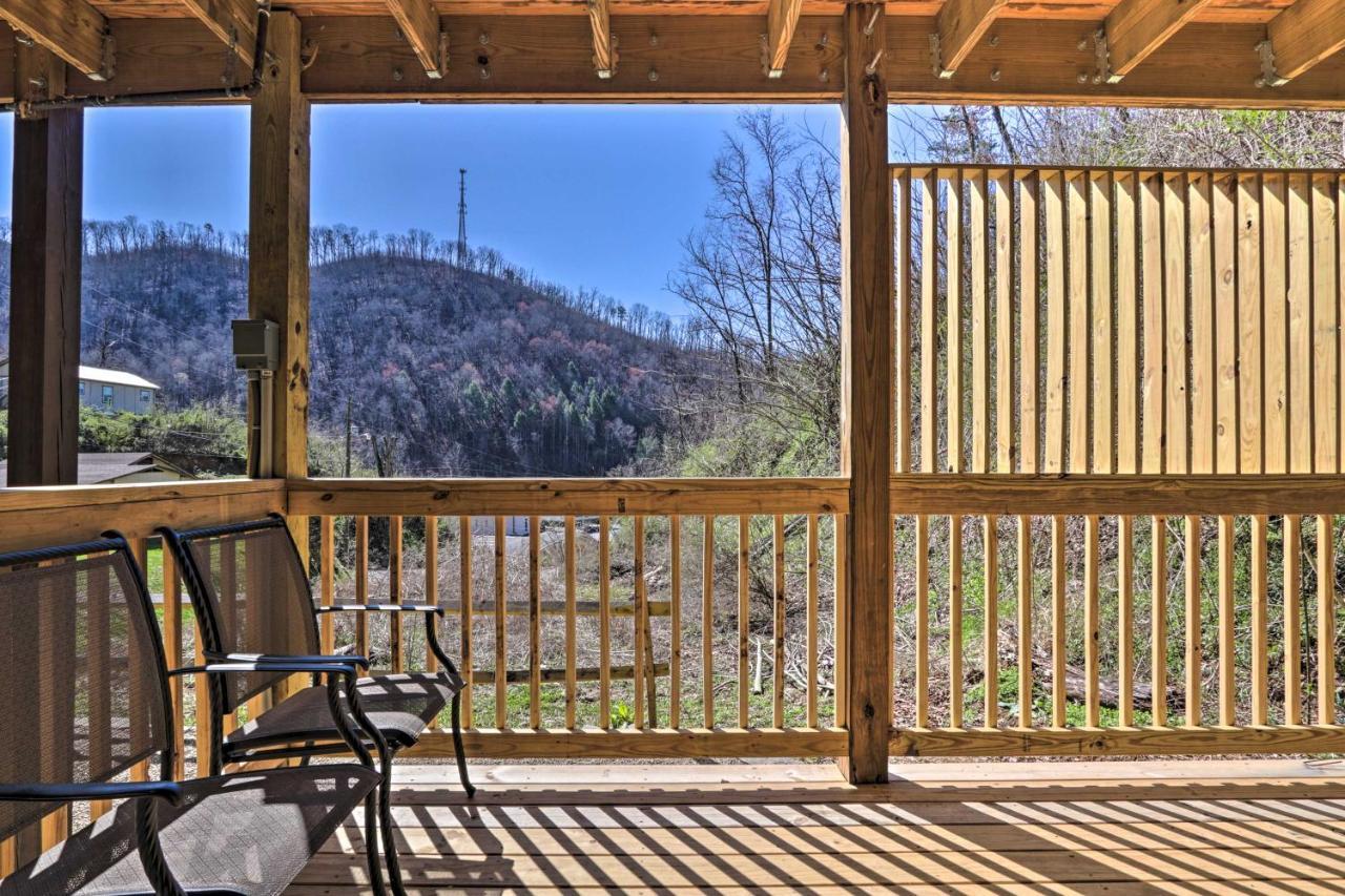 Gatlinburg Cabin With Loft And Game Room 1 Mi To Town Exterior photo