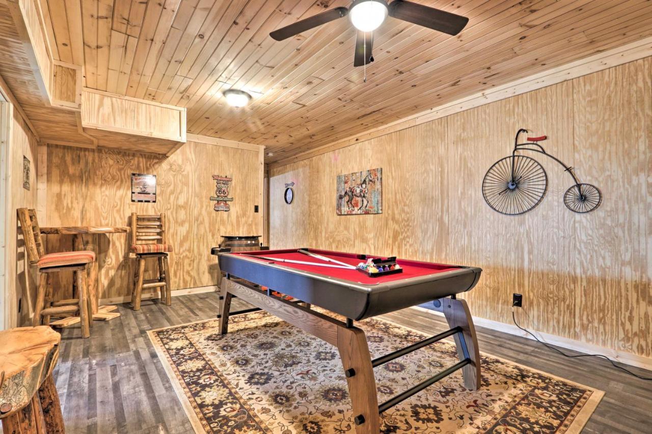 Gatlinburg Cabin With Loft And Game Room 1 Mi To Town Exterior photo