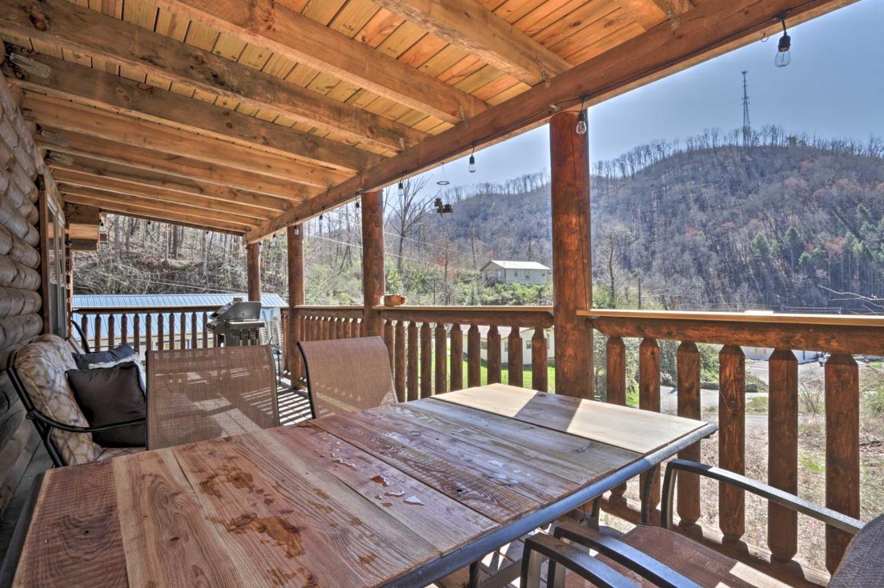 Gatlinburg Cabin With Loft And Game Room 1 Mi To Town Exterior photo