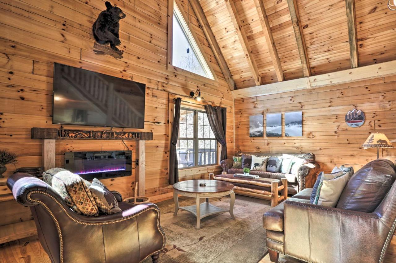 Gatlinburg Cabin With Loft And Game Room 1 Mi To Town Exterior photo