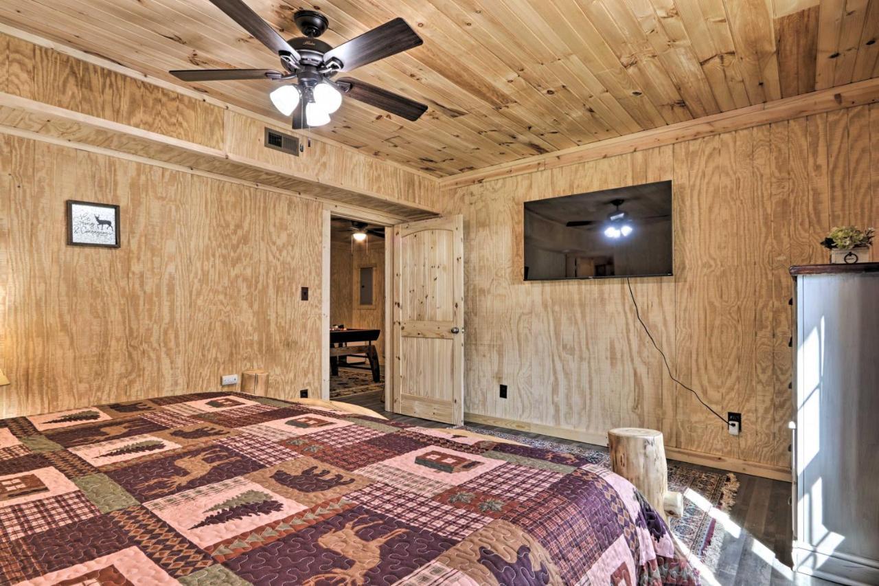 Gatlinburg Cabin With Loft And Game Room 1 Mi To Town Exterior photo