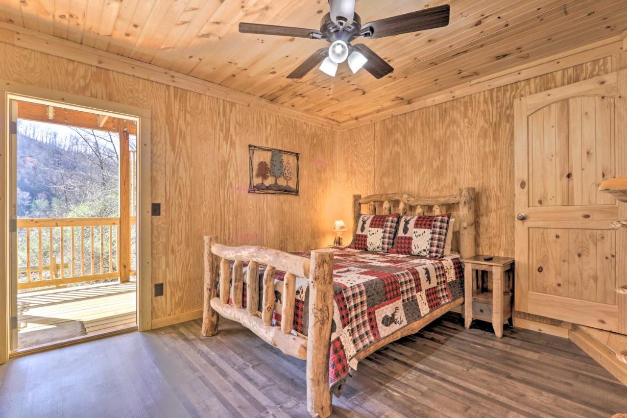 Gatlinburg Cabin With Loft And Game Room 1 Mi To Town Exterior photo